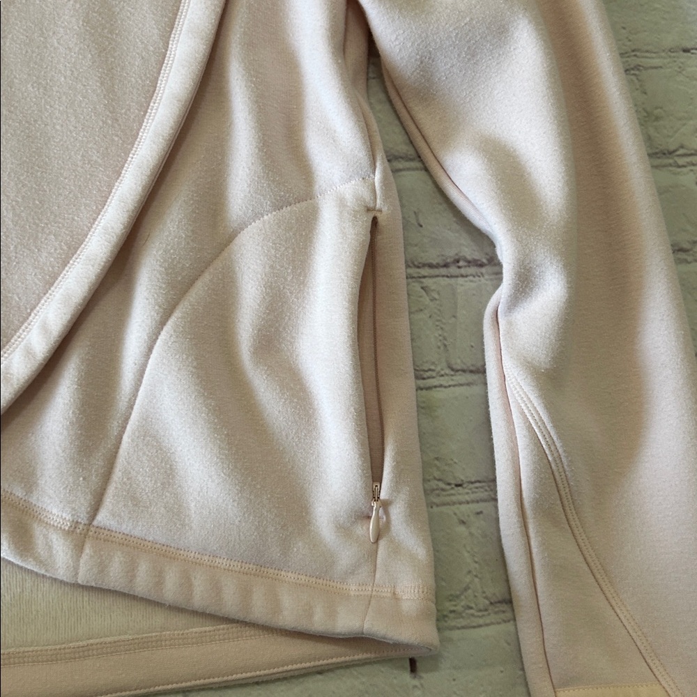 Athleta Girl Light Pink Cozy Karma Wrap Fleece Sweater XXL / 16 Soft Pockets - Picture 4 of 8